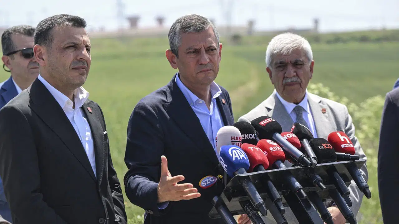 Özgür Özel’den Ekrem İmamoğlu’na ziyaret