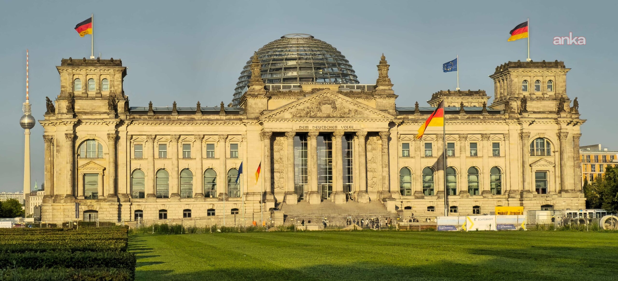 Almanya’da kamuoyu yoklamasından aşırı sağcı AfD önde çıktı