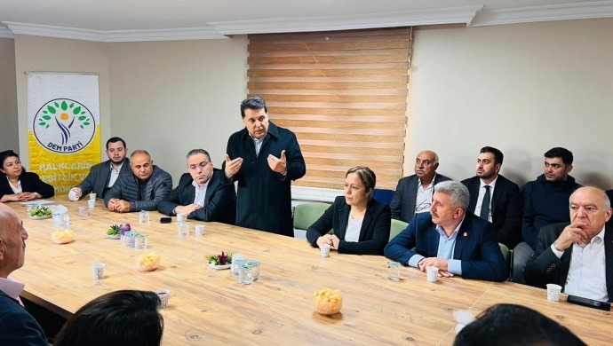 Ahmet Özer’den DEM Parti’ye ziyaret