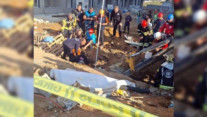 Kocaeli’nde inşaat kazısı sırasında göçük: Toprak altında kalan işçi kurtarıldı