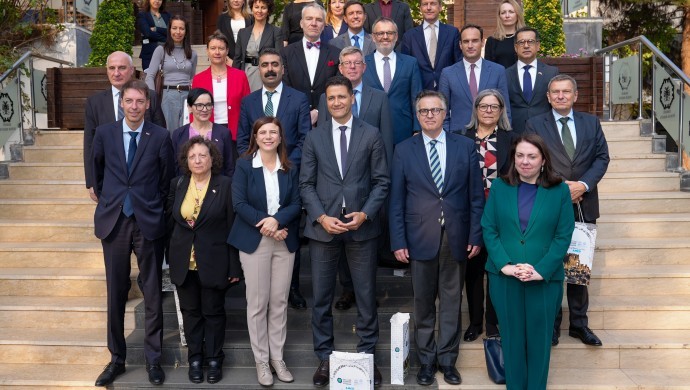 AB Türkiye Delegasyonu Diyarbakır Büyükşehir Belediyesi’ni ziyaret etti