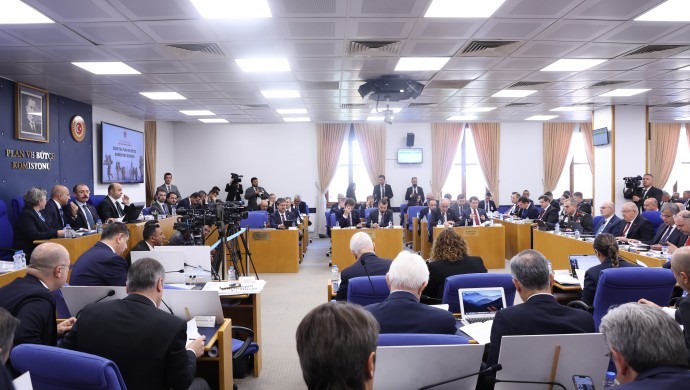 Saruhan Oluç: Küreselleşme yerini parçalanmaya bıraktı; ortadoğu test alanı