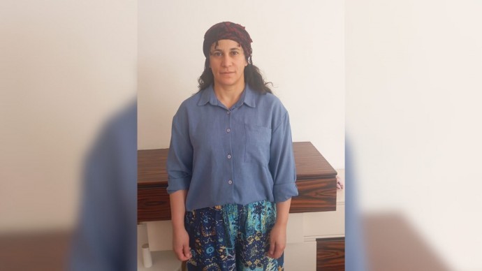 Cezaevi idaresi eşarbın bağlanış şeklini gerekçe göstererek 3 ay görüş yasağı verdi