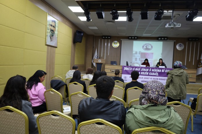 Kadına yönelik şiddet paneli: Bir gülüş, bir nefes eksiliyoruz