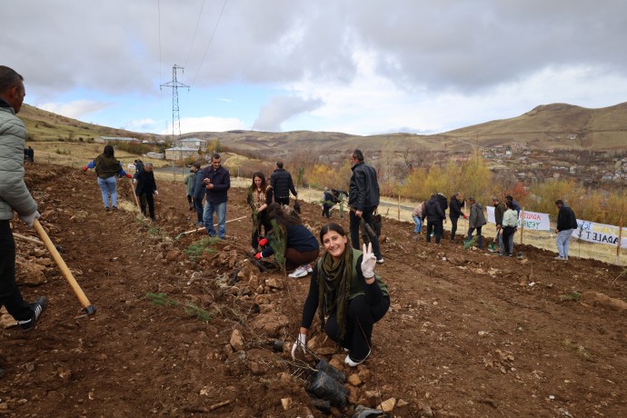 Rojin Kabaiş anısına Artos eteklerinde orman kuruldu