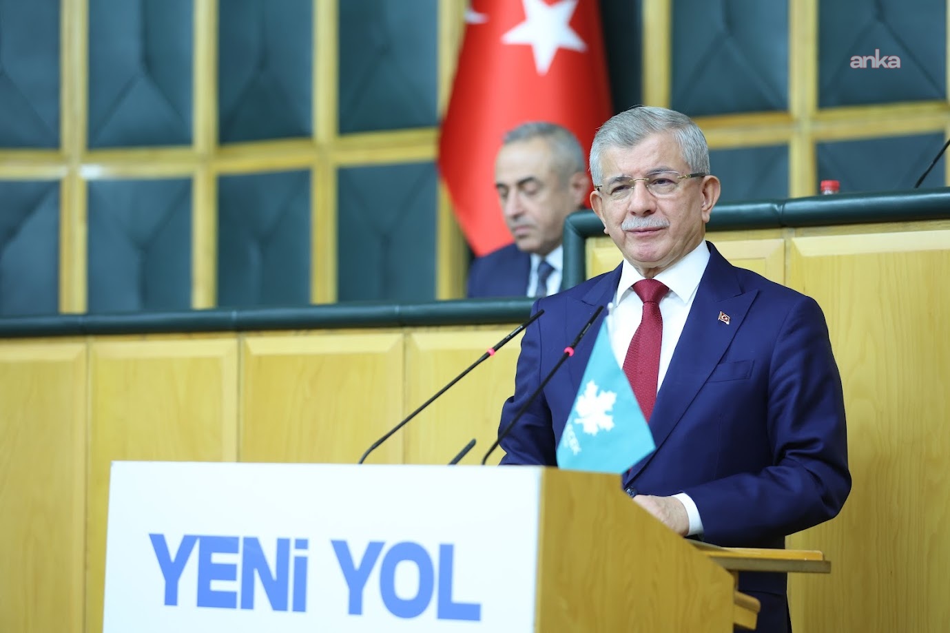 Davutoğlu: Siyasi yasaklarla siyaseti dizayn etmeye kalkışmayın