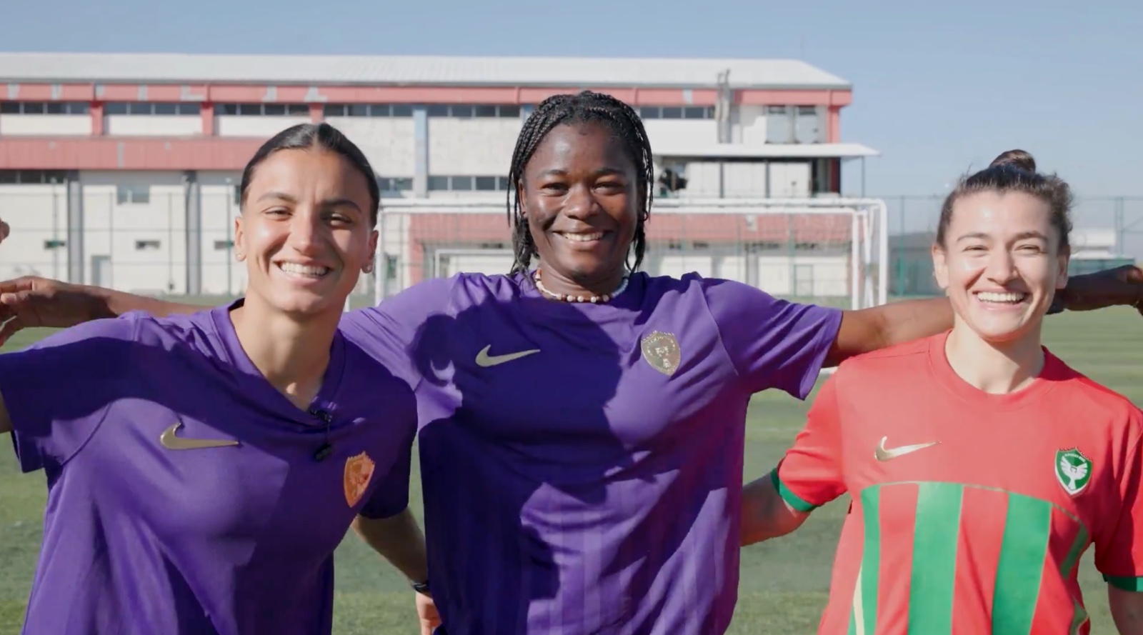 22 Kasım’da Amedspor maçında kadınlara çağrı: Jin, jiyan, azadî