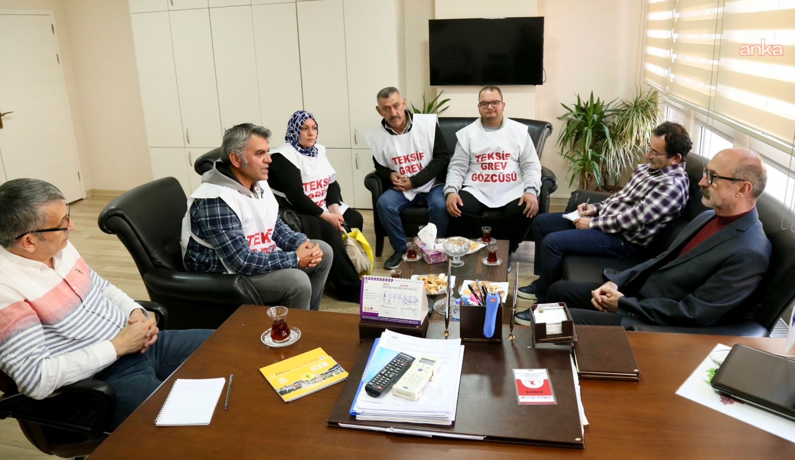 KESK, yaklaşık 3 aydır grevde olan Tapeten işçilerini ziyaret etti