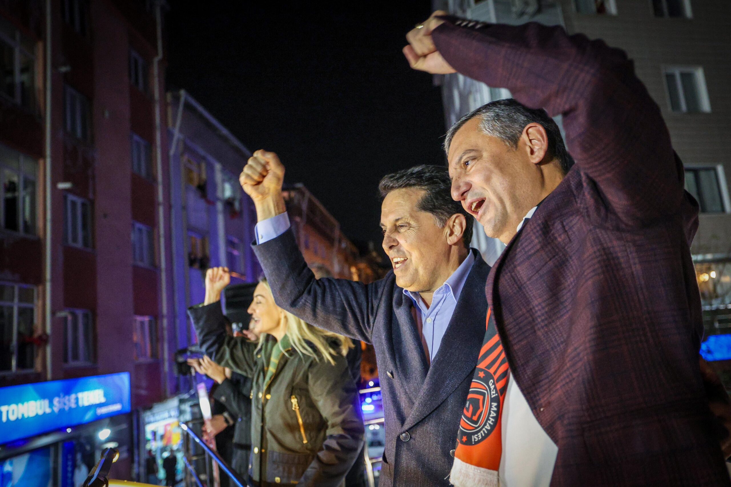 Özgür Özel’den süreç mesajı: Demokratik Türkiye istiyoruz, sorumluluğunu üstlendik