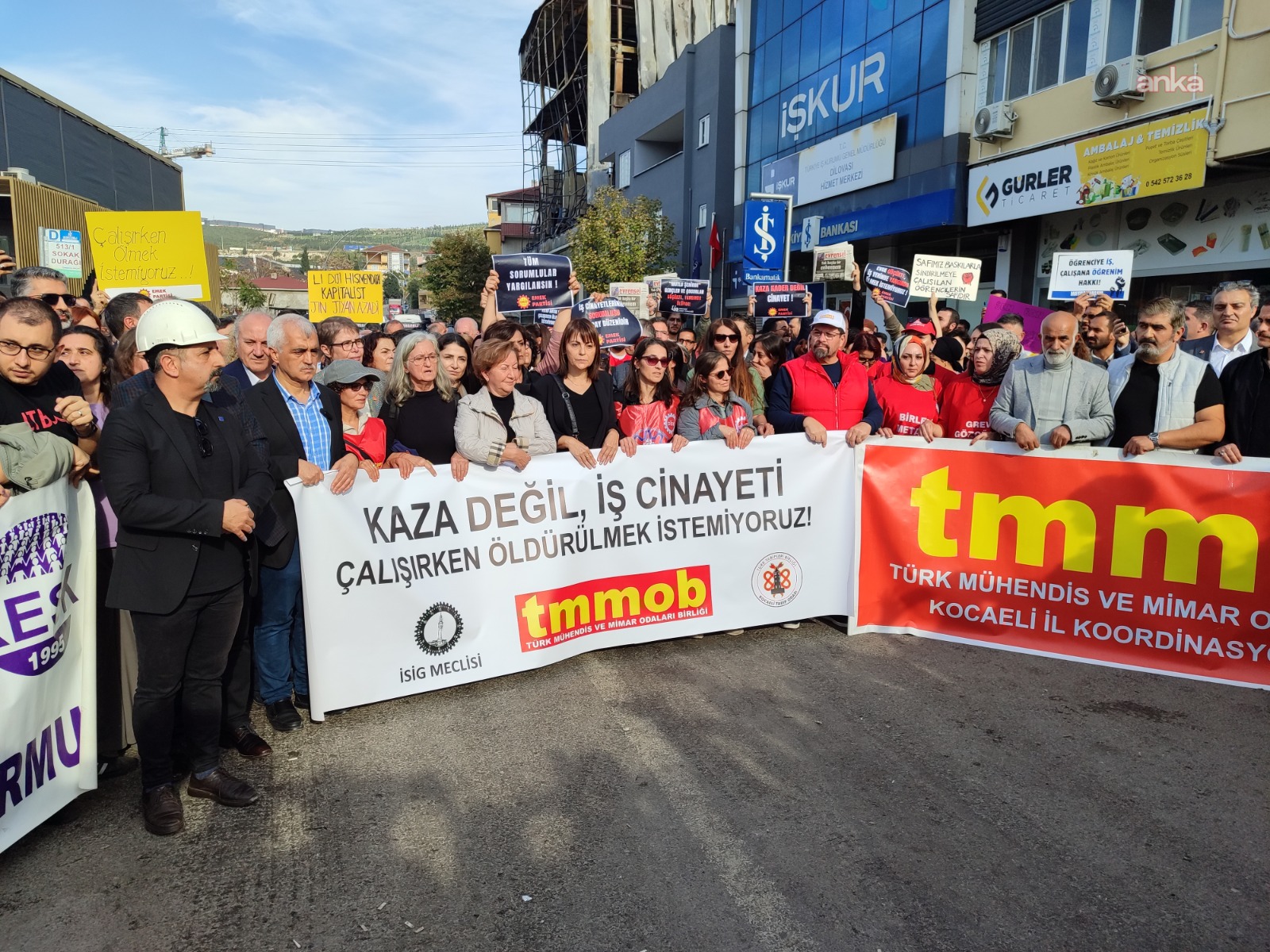 Dilovası’nda 6 işçinin hayatını kaybettiği fabrikanın önünde eylem