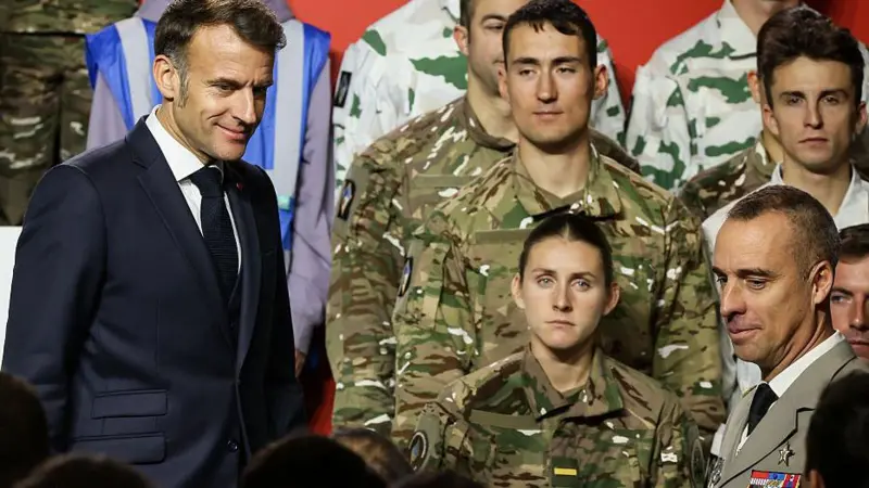 AB askerlik sistemlerini güncelliyor: Fransa’dan gençlere çağrı