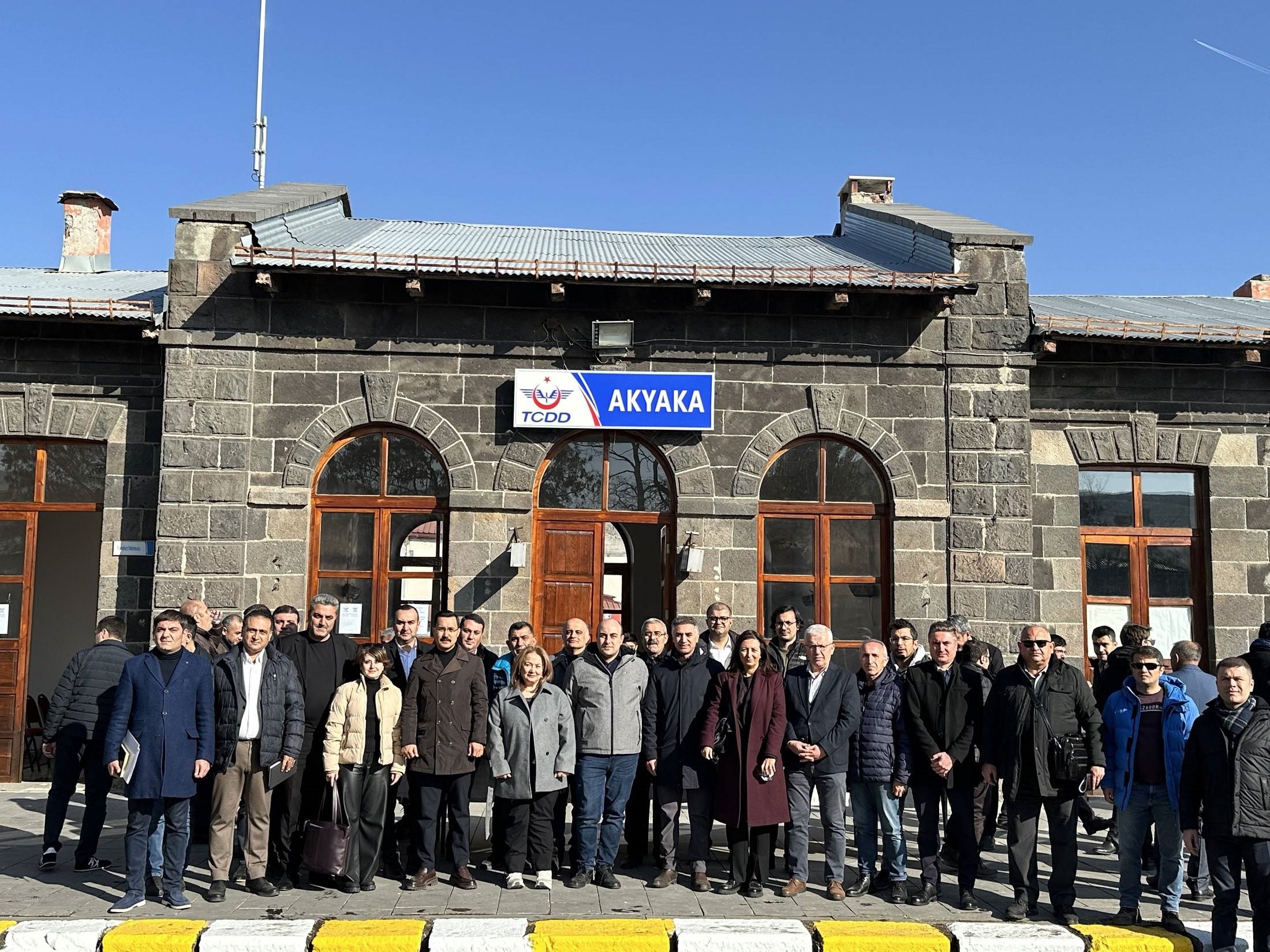 Ankara-Erivan normalleşmesi: Demiryolu iyileştirme görüşmelerinin ikincisi Gümrü’de yapıldı