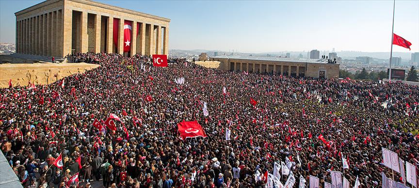 Siyasetçilerden 10 Kasım mesajları | Özgür Özel: Her şey onunla başladı, arkasındaki halkla sürecek’