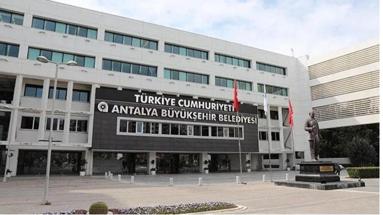 Antalya Büyükşehir Belediyesi’ne operasyon: 8 gözaltı