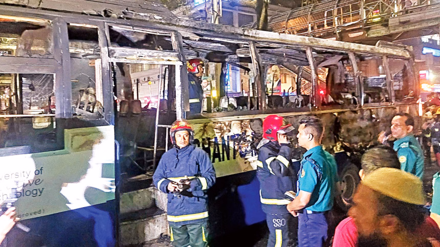 Bangladeş’te 11 farklı noktada patlama