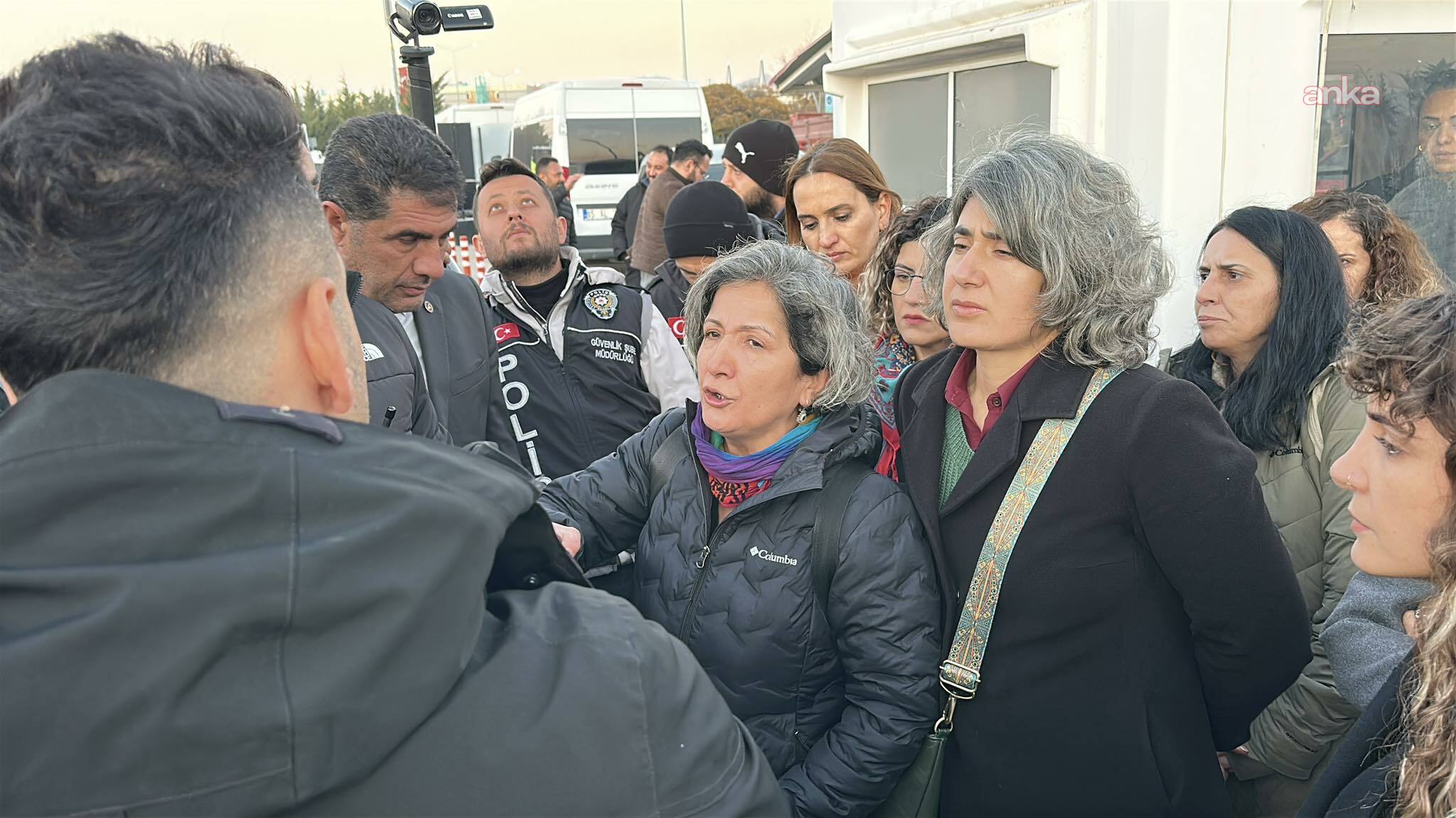 Van’da Rojin Kabaiş eylemine polis ve rektörlük engeli