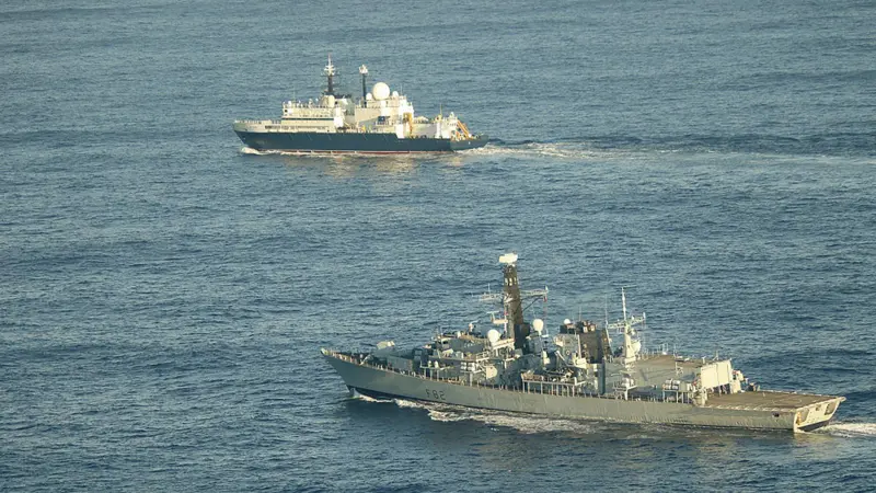 Rus casus gemisi ikinci kez İngiltere sularında: ‘Askeri seçenekler hazır’