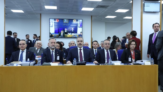 DEM Partili Öztürk’ten Fidan’a: Barış iradesini yok sayan çizgi sürdürülmemeli