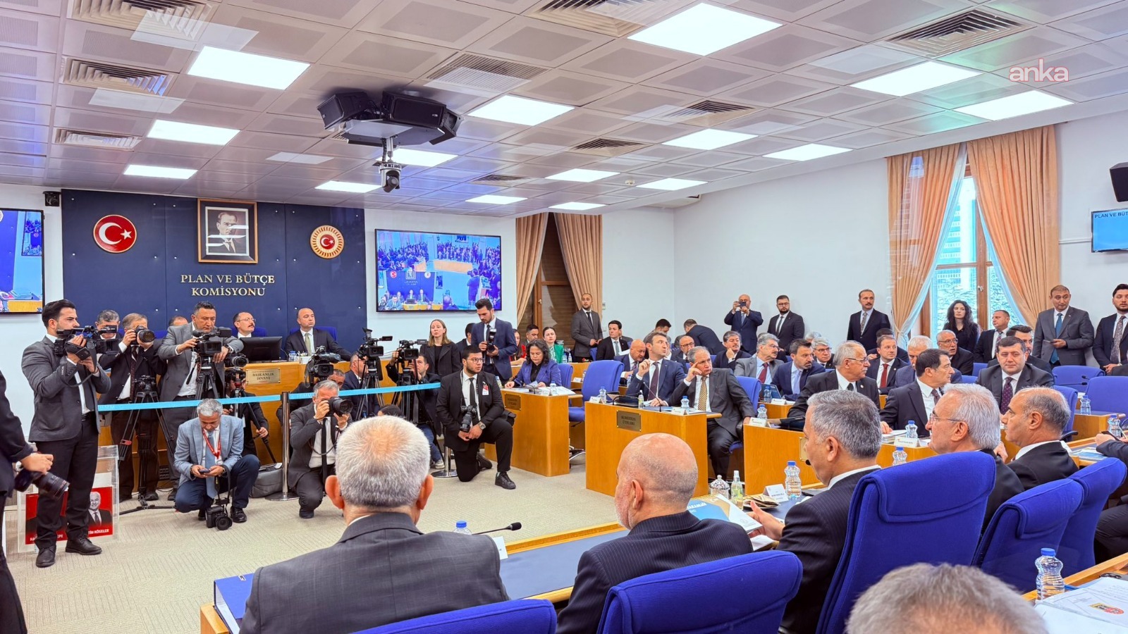 AK Partili Nilgün Ök’ten ’25 Kasım’ açıklaması: İzinsiz çağrılarla demokratik hak arayışı olmaz