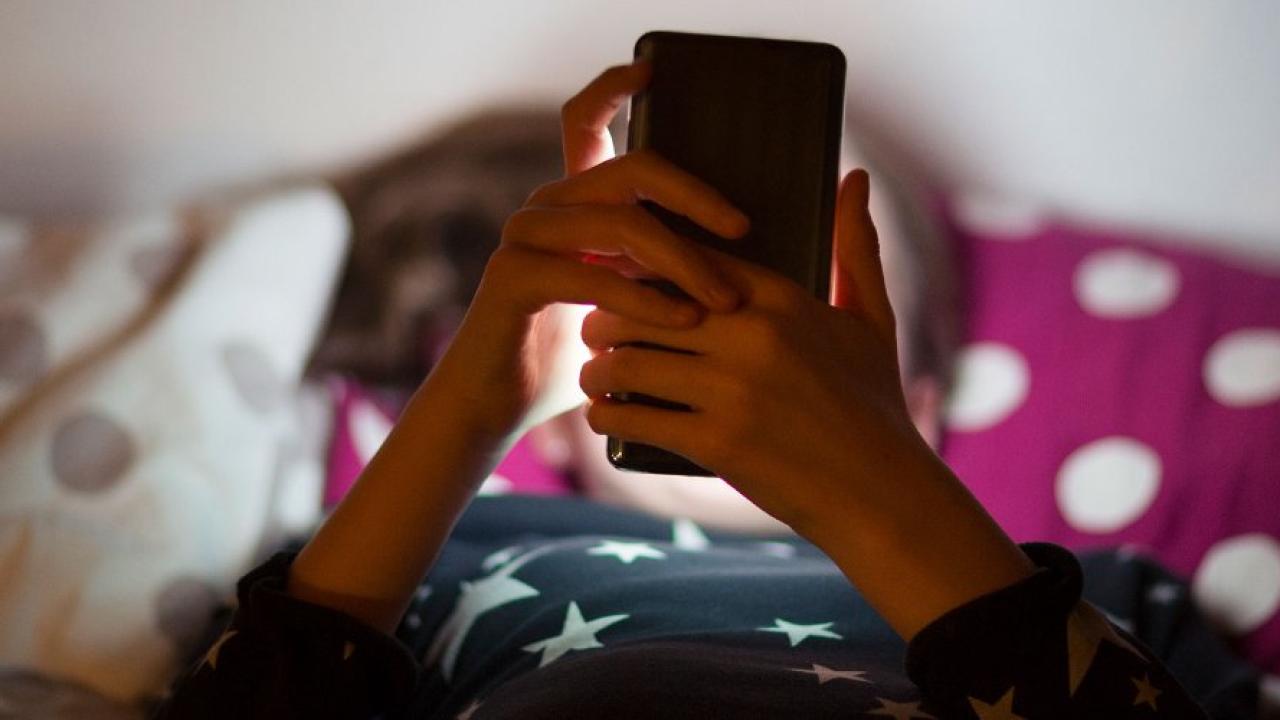 Cambridge Sözlüğü 2025 yılının kelimesini seçti: Parasosyal