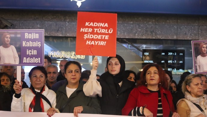 İstanbul’da Rojin Kabaiş protestosu