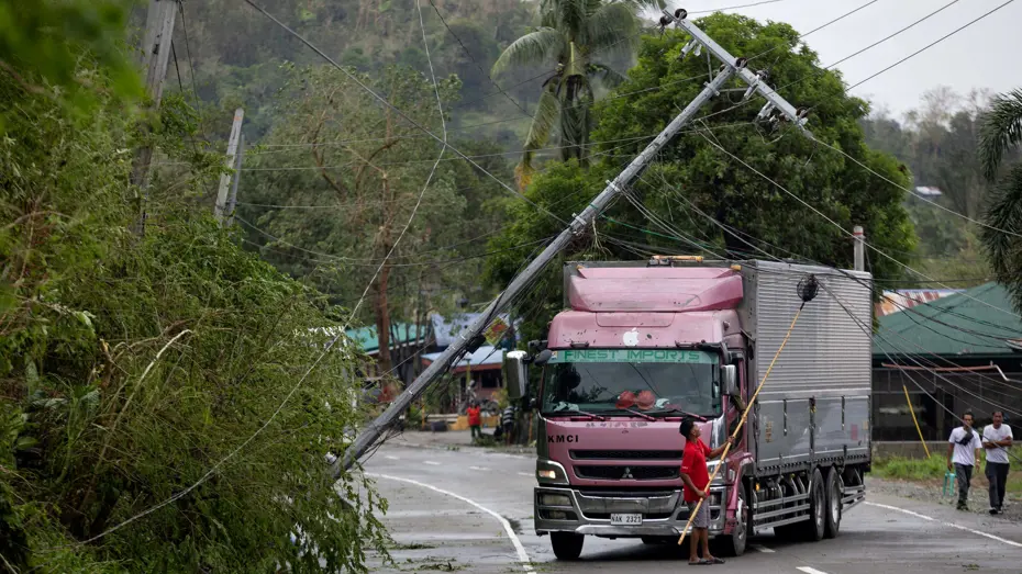Fung-wong Tayfunu Filipinler’i vurdu geçti: 1,4 milyon kişi tahliye edildi
