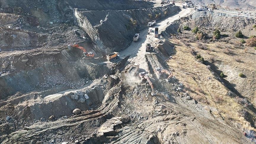 Sivas’ta maden ocağındaki göçükte kaybolan işçi 12 gündür bulunamadı