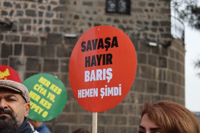 Diyarbakır’da10 Aralık yürüyüşü: ‘Barış insan haklarıyla mümkündür’