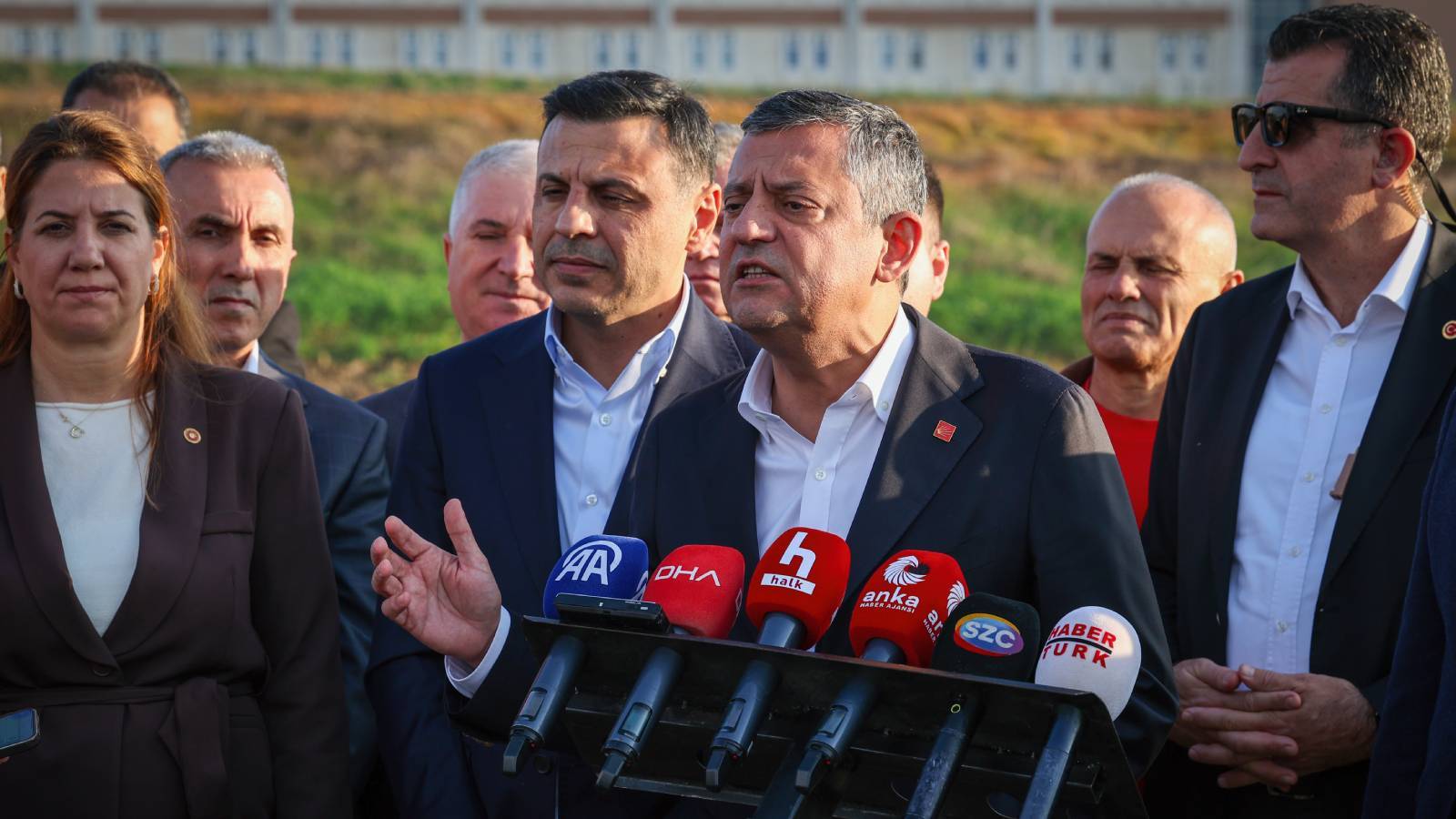 Özgür Özel’den Erdoğan’a ‘cellat’ yanıtı: Tayyip Bey’e buradan ekmek çıkmaz