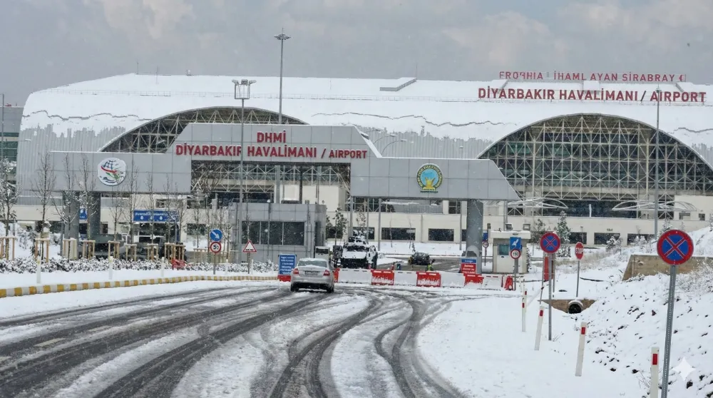Diyarbakır’da yoğun kar ve buzlanma: Tüm uçuşlar iptal edildi