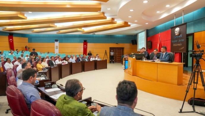 Tarsus’ta okuma salonuna Sırrı Süreyya Önder ismi verilecek