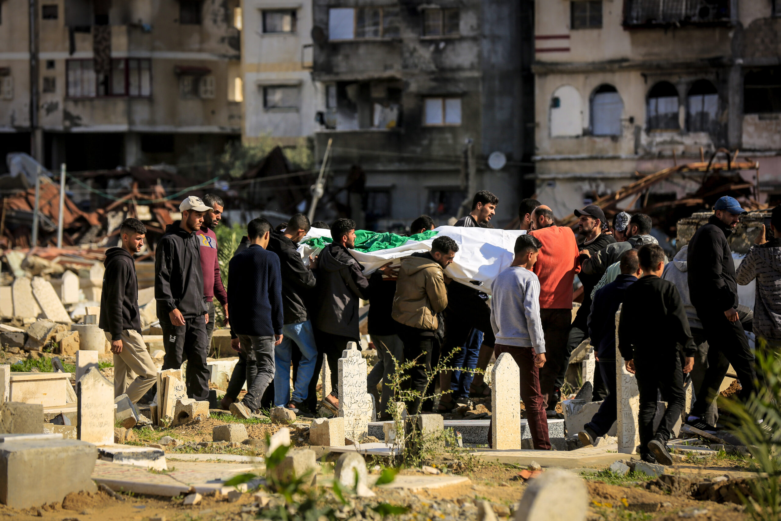 Gazze’de ölü sayısı 70 bini aştı: Saldırılar ateşkese rağmen sürüyor