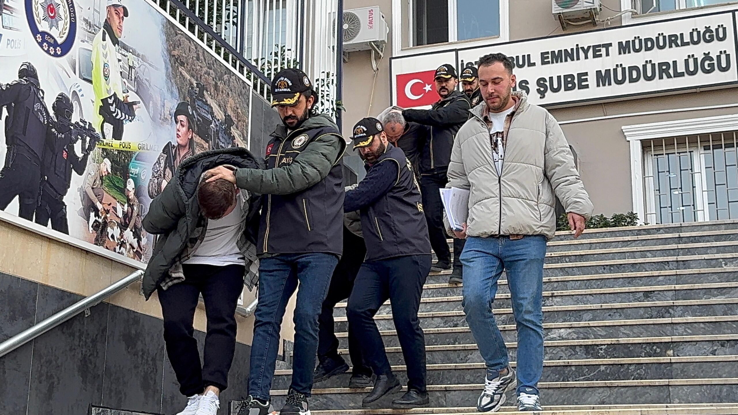 Filistin’e yardım için et alımı yapmak isteyen kişi dolandırıldı: 3 zanlı tutuklandı