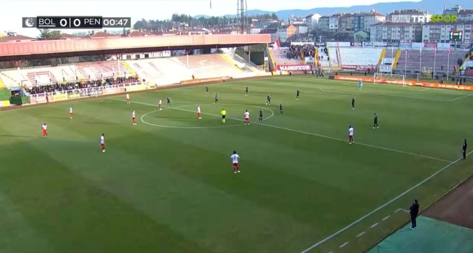 Maaşlarını alamayan Boluspor futbolcularından maç başında protesto