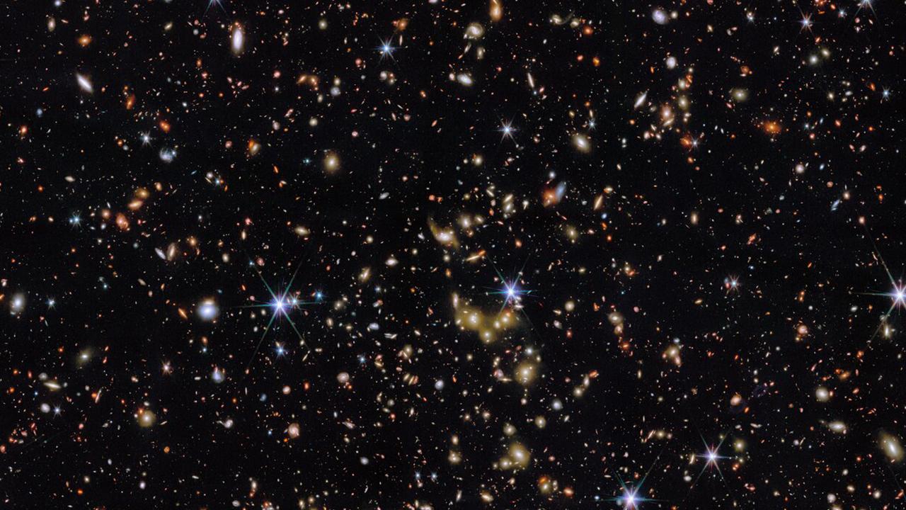 Bilim insanları, 12 milyar yıl öncesine ait Samanyolu benzeri dev galaksi keşfetti