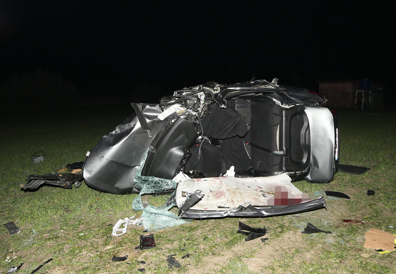 Çanakkale’de iki otomobil çarpıştı: 5 ölü, 1 yaralı