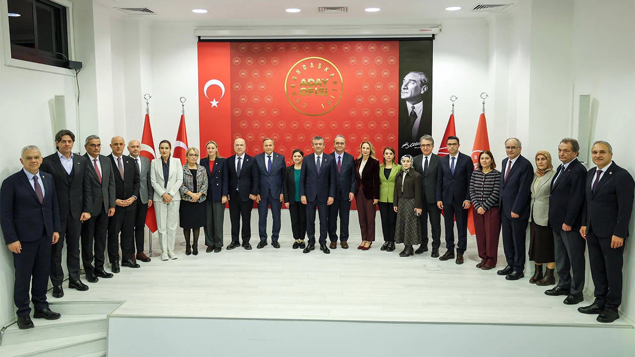 CHP’nin Cumhurbaşkanlığı Aday Ofisi Yürütme Kurulu ilk toplantısını yaptı