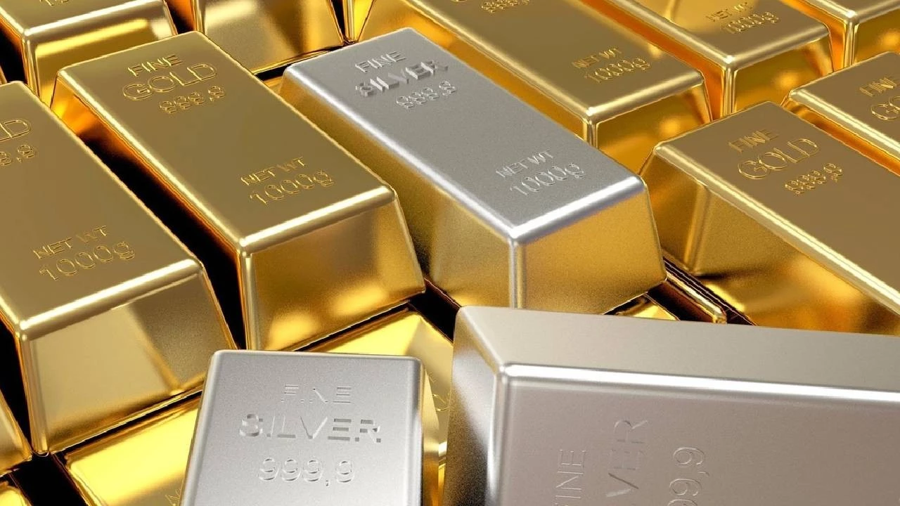 Altında sert yükseliş, gümüş ise tarihi zirvesini gördü