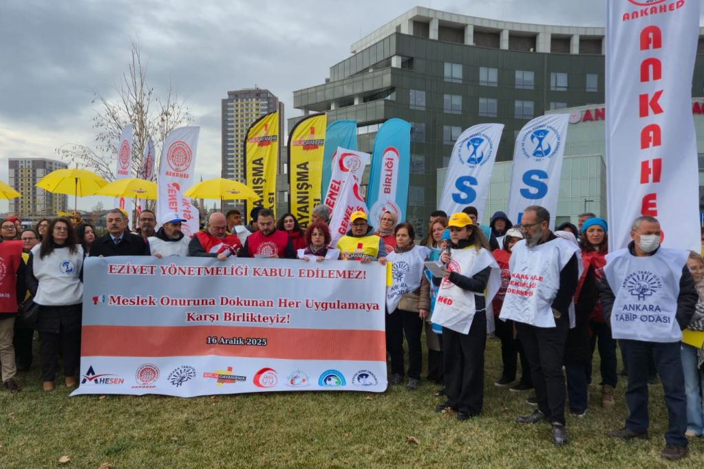 Sağlık emekçileri ‘Eziyet Yönetmeliği’nin kaldırılmasını istedi