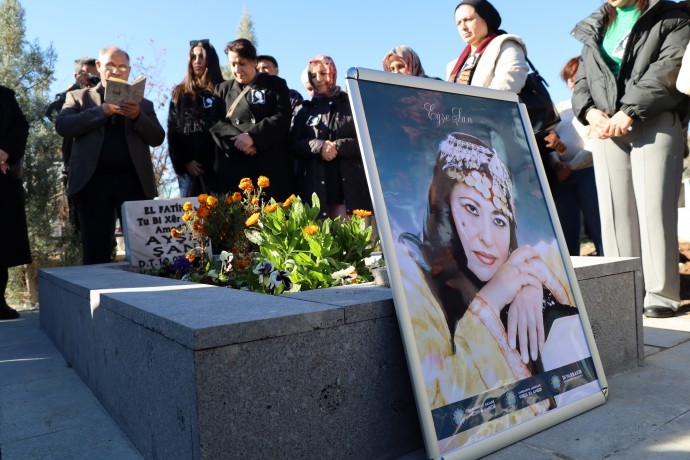 Ayşe Şan mezarı başında anıldı