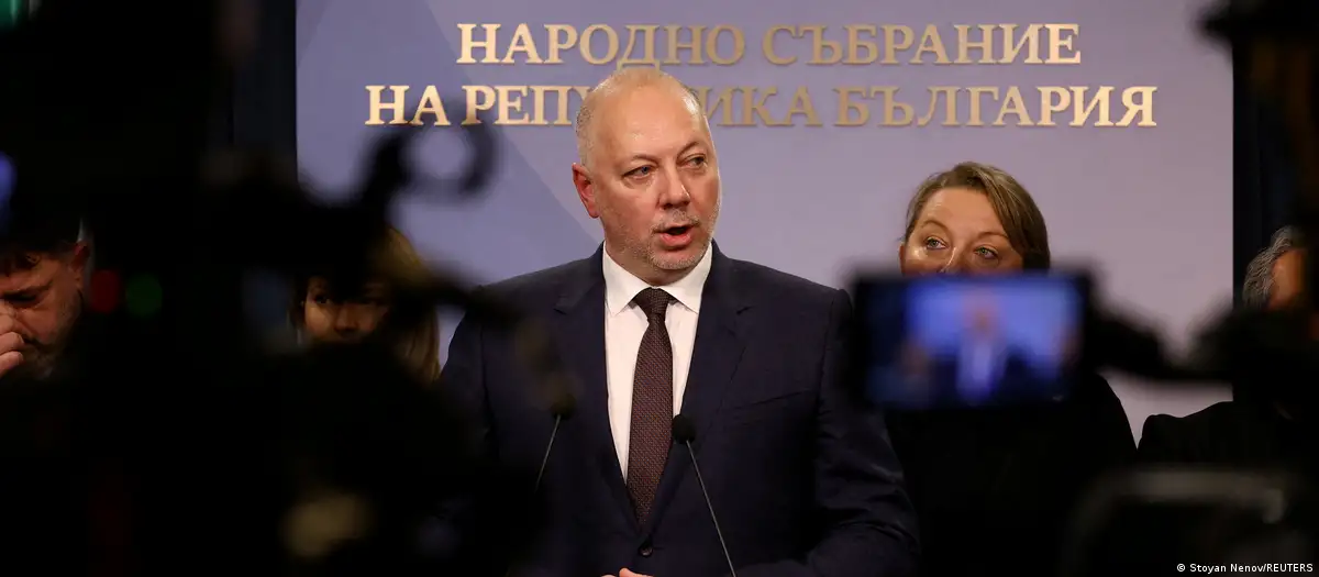 Bulgaristan’da yolsuzluk protestoları: Hükümet istifa etti