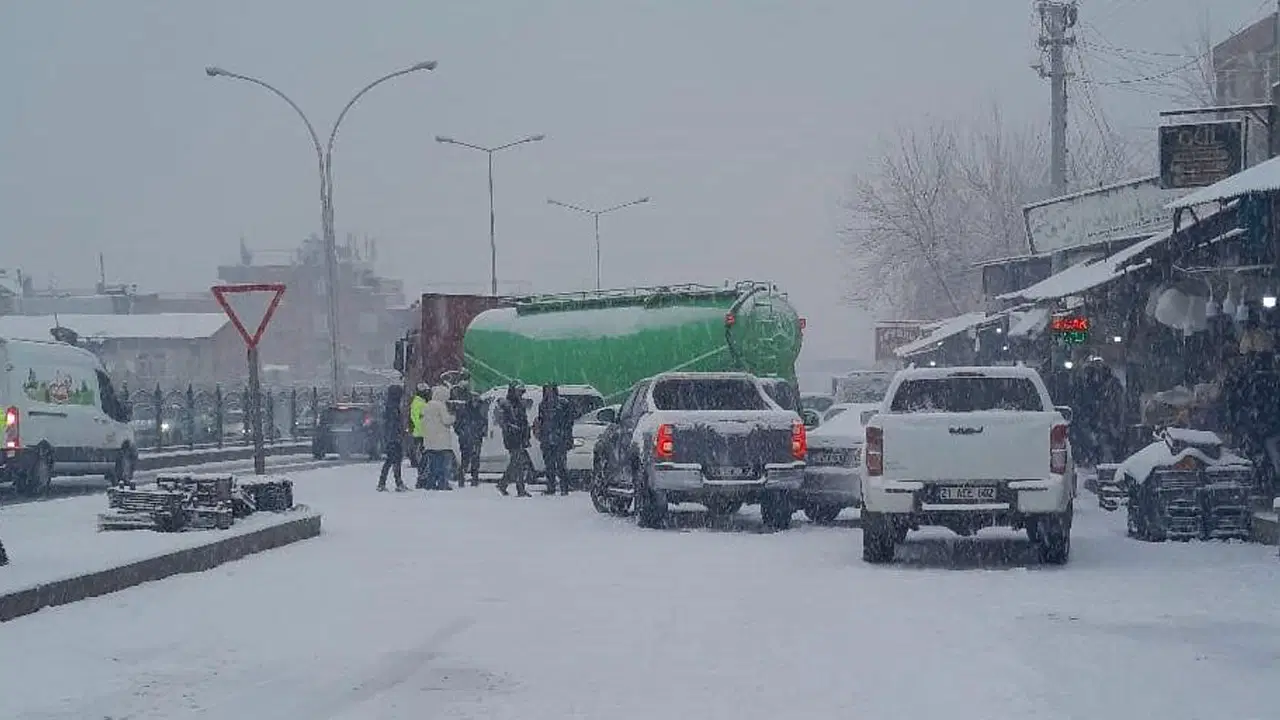 Kar nedeniyle Diyarbakır’da eğitime bir gün ara