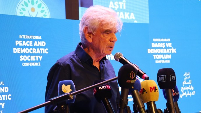 John Holloway: Dünya halkları sizden umut bekliyor