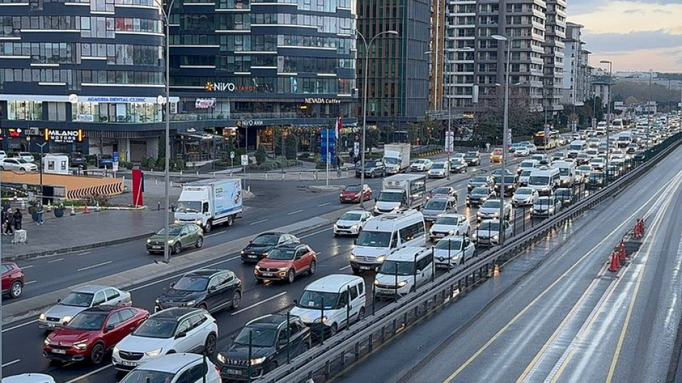 İstanbul’da haftanın ilk iş gününde trafik yoğunluğu yüzde 81’e çıktı