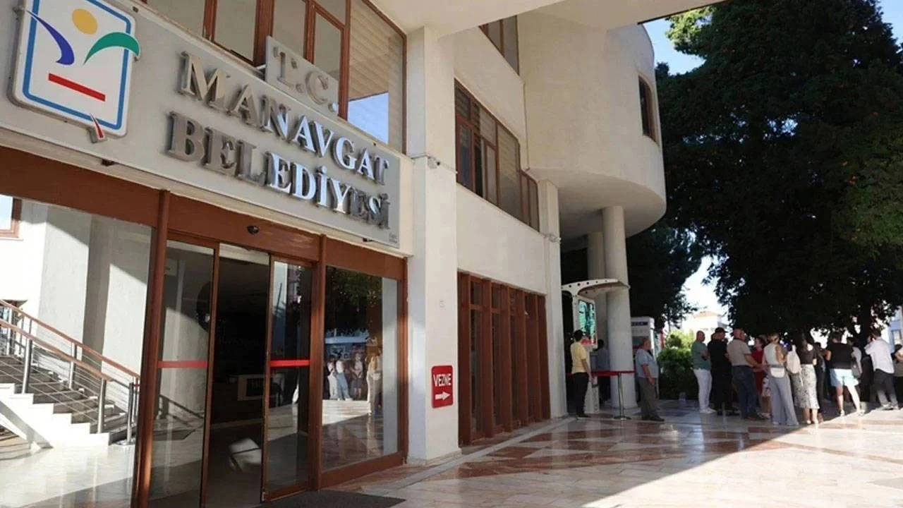 Manavgat Belediyesi’ne yönelik soruşturmada 19 kişi gözaltına alındı