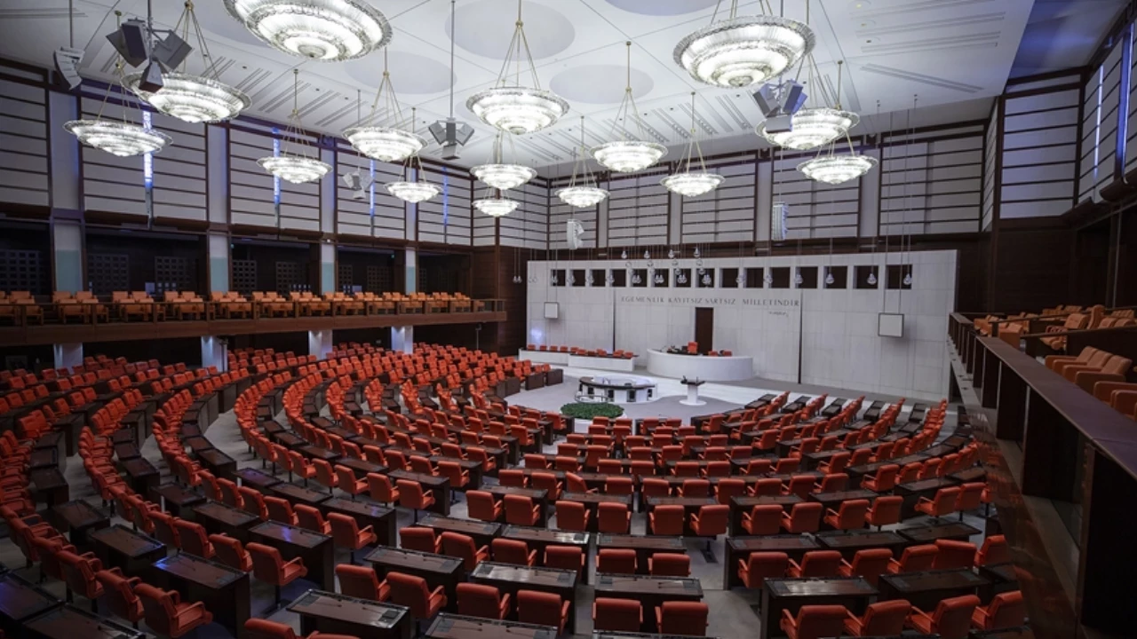 Meclis’te stajyer kız çocuklarına taciz iddiası: Yıllardır sürdüğü öne sürüldü