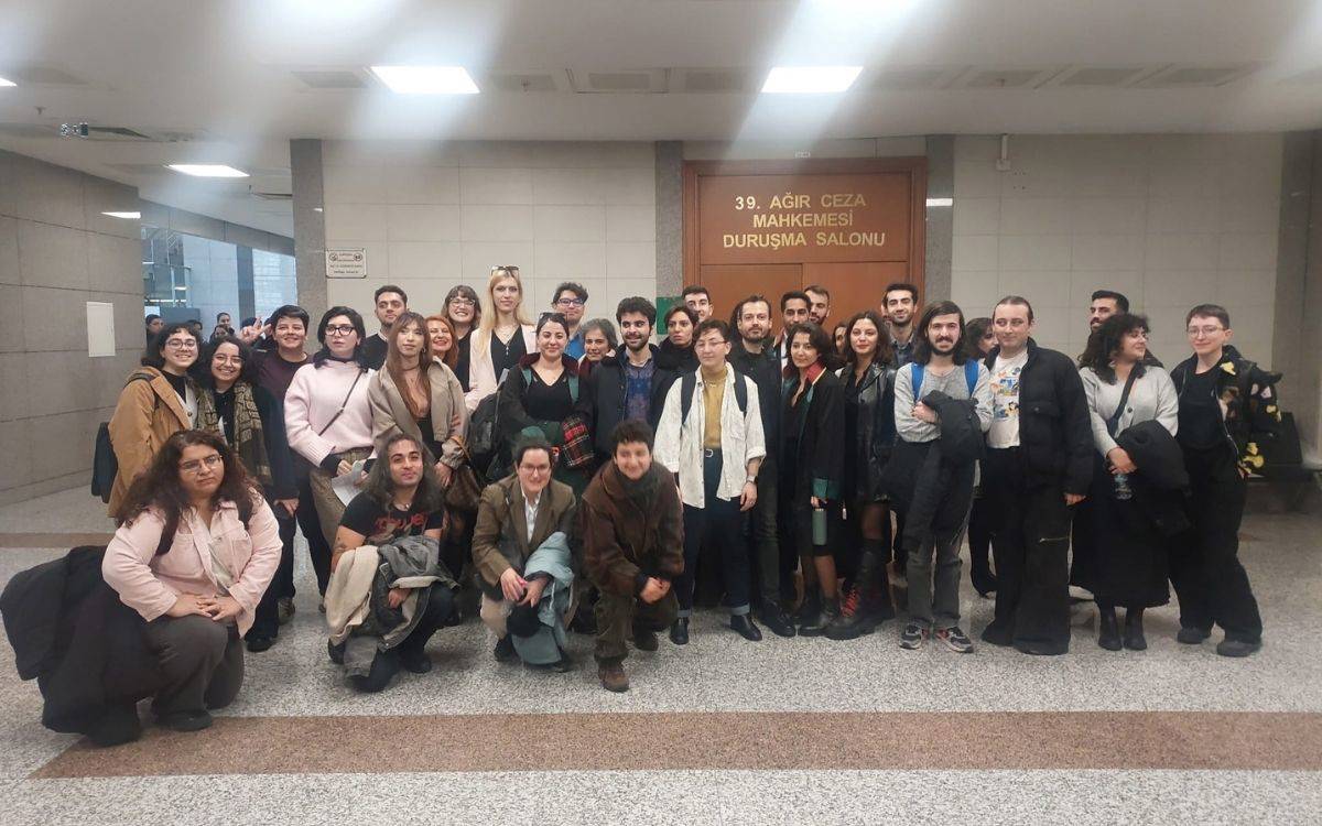 23’üncü İstanbul Onur Yürüyüşü davası görüldü:  53 kişi için 104 polis