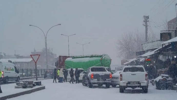 Mardin ve Şırnak’ta yollar kapandı: Öğrenciler mahsur kaldı