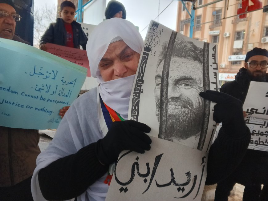Süveyda’da kaçırılanların akıbetinin açıklanması için protesto