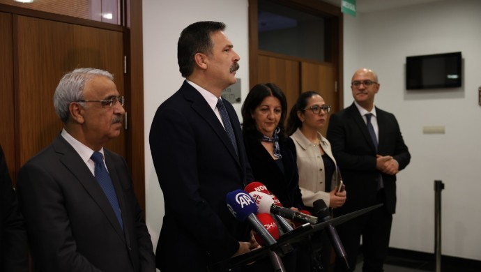 DEM Parti İmralı Heyeti TİP ile görüştü: Barış demokrasi ve özgürlüğün ön şartıdır